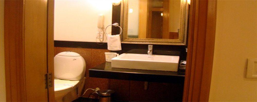 Hotel Jewel Palace New Delhi Exterior photo